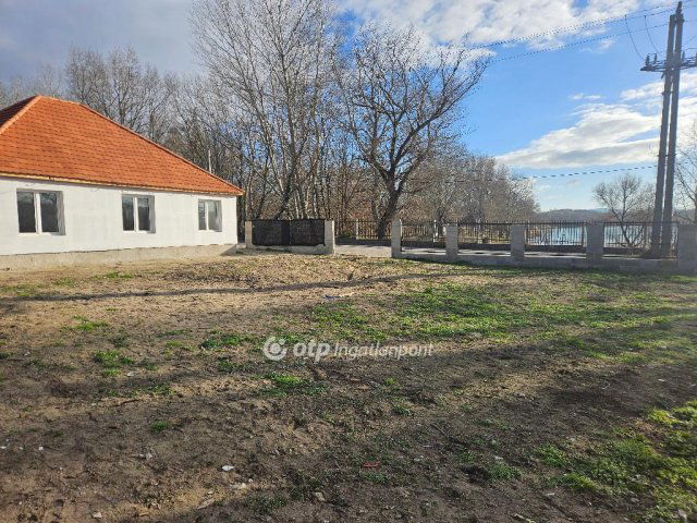 Eladó családi ház, Esztergomban 57 M Ft, 2+1 szobás