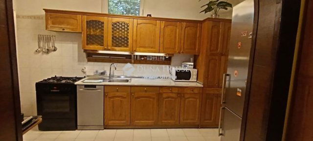 Eladó családi ház, Budaörsön 369 M Ft, 6 szobás