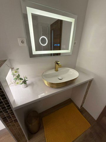 Eladó téglalakás, Budapesten, VII. kerületben 83.5 M Ft