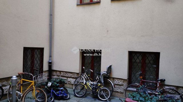 Eladó üzlethelyiség, Budapesten, VI. kerületben 190 M Ft