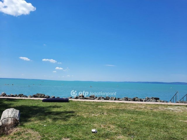 Eladó nyaraló, Balatonakarattyán 208.331 M Ft, 3 szobás