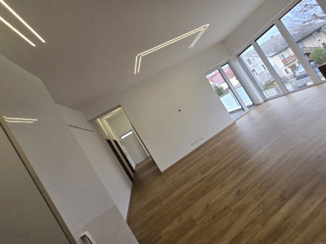 Kiadó téglalakás, albérlet, Balatonalmádiban 370 E Ft / hó