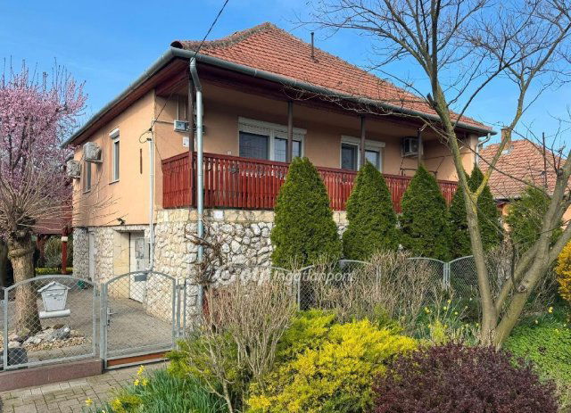 Eladó családi ház, Poroszlón 109 M Ft, 1+2 szobás