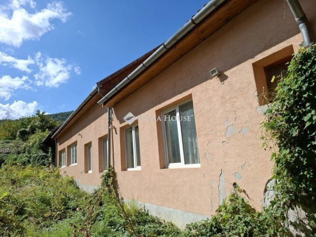 Eladó üzlethelyiség, Dömösön 199.99 M Ft, 12 szobás