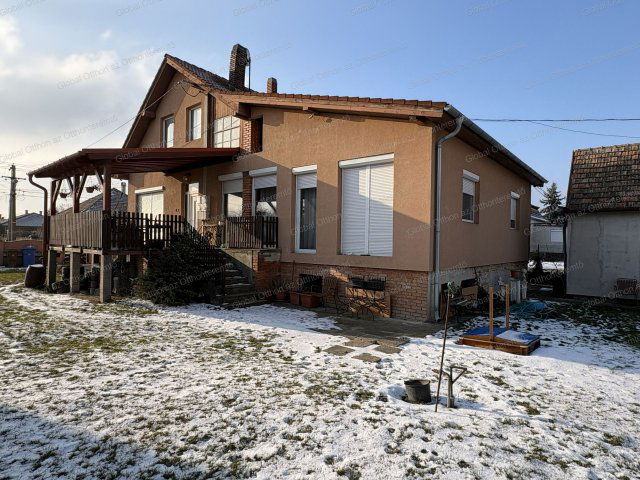 Eladó családi ház, Mosonmagyaróváron 89.9 M Ft, 4 szobás