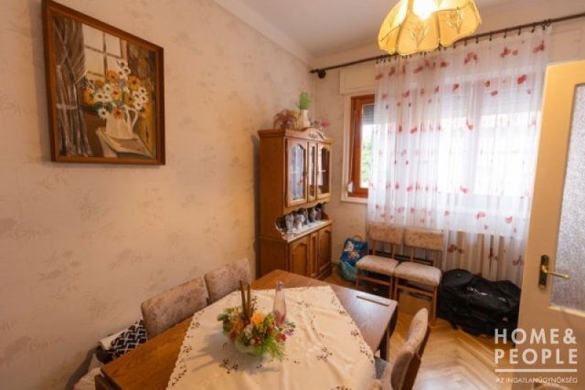 Eladó családi ház, Szegeden 108.999 M Ft, 4 szobás