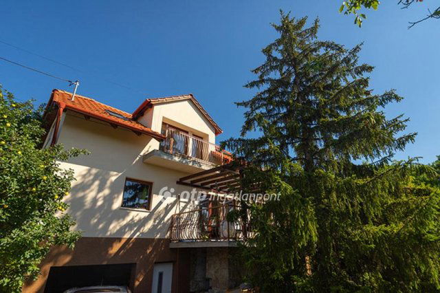 Eladó családi ház, Szentendrén 159 M Ft, 4 szobás