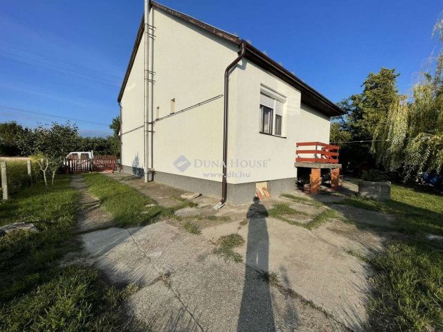 Eladó családi ház, Fülöpszálláson 69.9 M Ft, 4 szobás