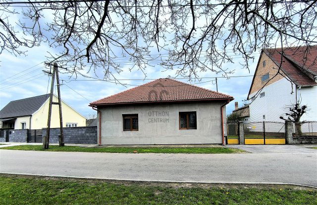 Eladó családi ház, Kecskéden 79.5 M Ft, 3 szobás