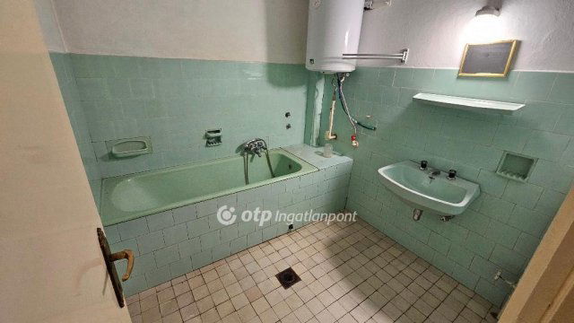 Eladó téglalakás, Egerben 66 M Ft, 3 szobás