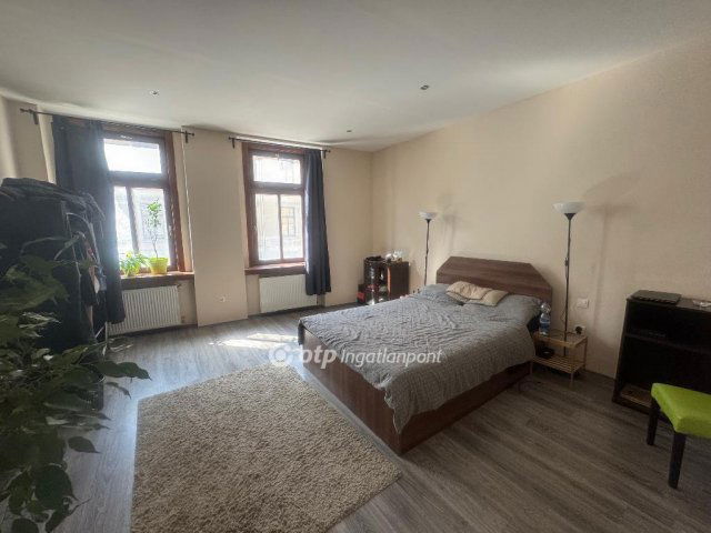 Eladó téglalakás, Székesfehérvárott 75 M Ft, 3 szobás