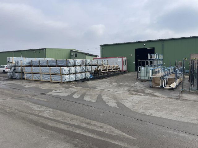 Kiadó ipari ingatlan, Alsónémediben 1654 E Ft / hó