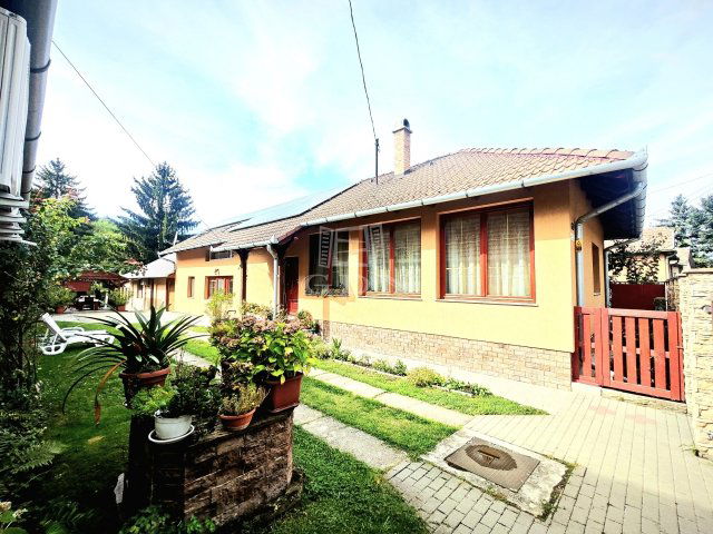 Eladó családi ház, Bernecebarátiban 74.9 M Ft, 5 szobás