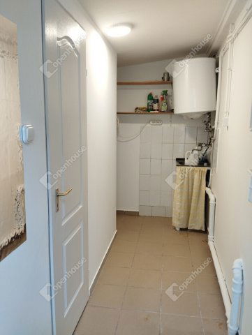 Eladó családi ház, Győrött 29.9 M Ft, 1 szobás