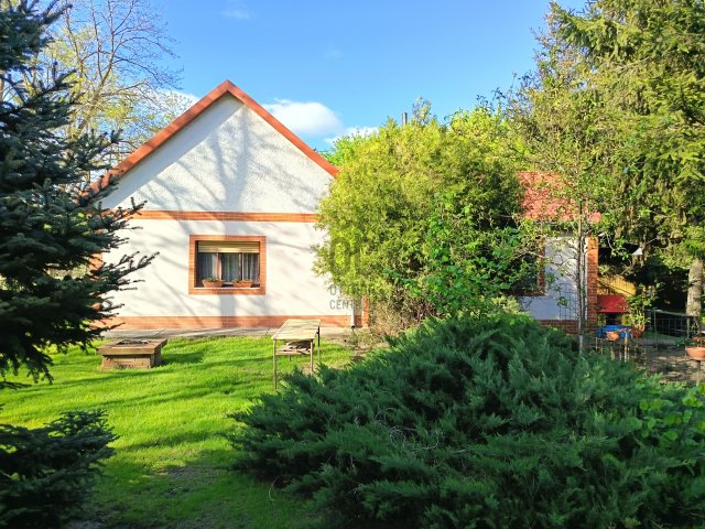 Eladó családi ház, Csemőn 88 M Ft, 4 szobás