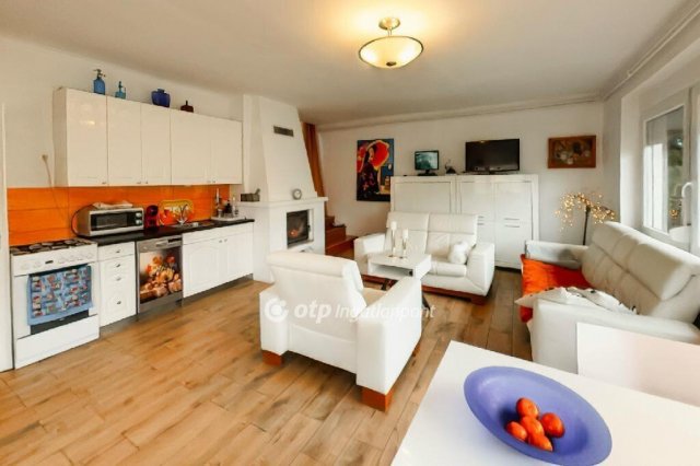 Eladó családi ház, Hatvanban 105 M Ft, 5 szobás