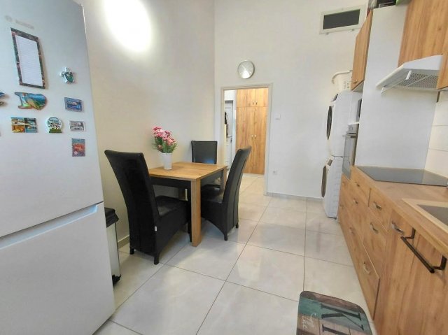 Eladó téglalakás, Komáromban 33.5 M Ft, 1 szobás