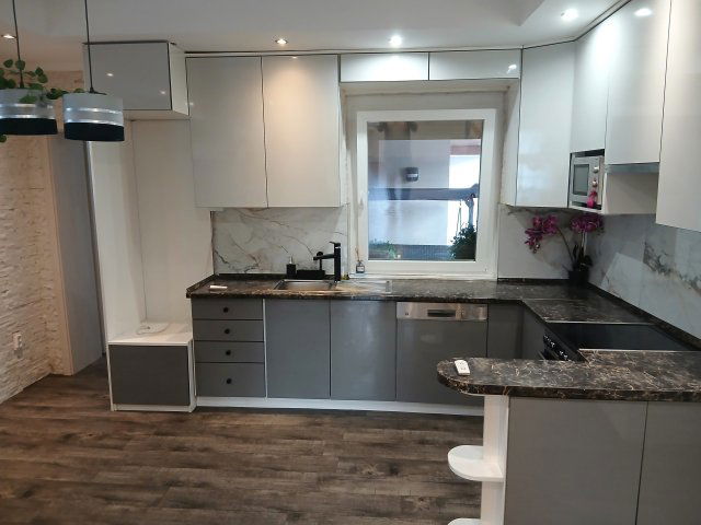 Eladó családi ház, Gönyűn 85 M Ft, 5 szobás