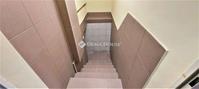 Eladó családi ház, Érden 150 M Ft, 3 szobás