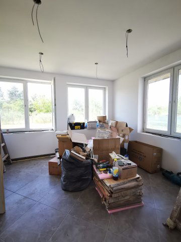 Kiadó családi ház, albérlet, Szegeden, Menta utcában, 3 szobás