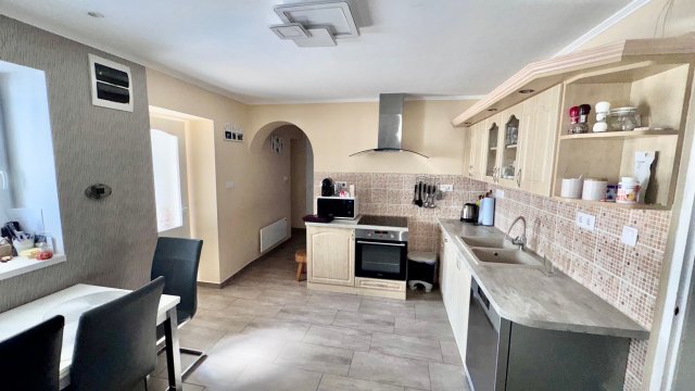 Eladó családi ház, Sárkeresztesen 71.5 M Ft, 3 szobás