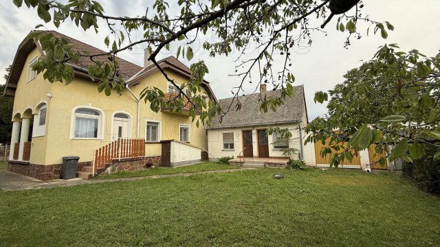 Eladó családi ház, Balatongyörökön 89.8 M Ft, 6 szobás