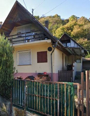 Eladó családi ház, Nagymaroson 30 M Ft, 2 szobás