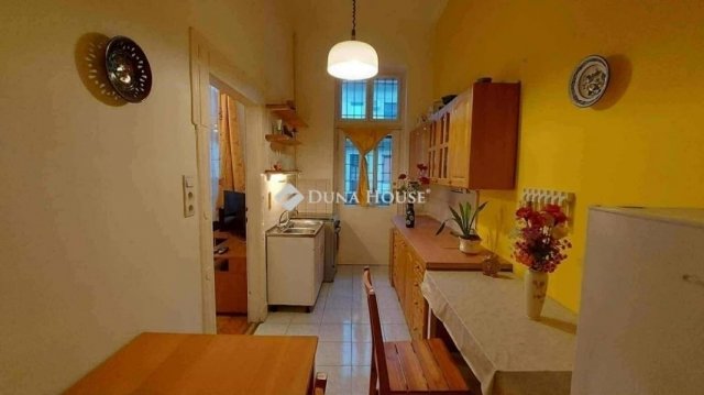 Eladó téglalakás, Budapesten, VII. kerületben 110 M Ft, 2 szobás