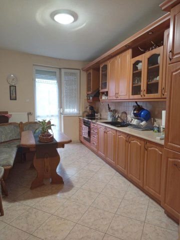 Eladó téglalakás, Tatabányán 68.5 M Ft, 2 szobás