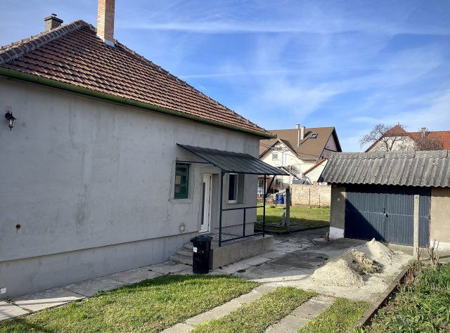 Eladó családi ház, Vecsésen 82 M Ft, 3 szobás