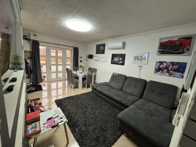 Eladó ikerház, Csóron 79.9 M Ft, 5 szobás / költözzbe.hu