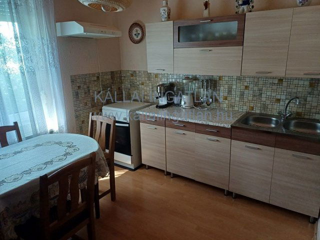 Eladó családi ház, Nyíregyházán 48 M Ft, 3+1 szobás