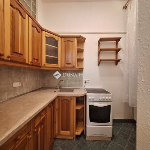 Kiadó téglalakás, albérlet, Budapesten, V. kerületben, 3 szobás
