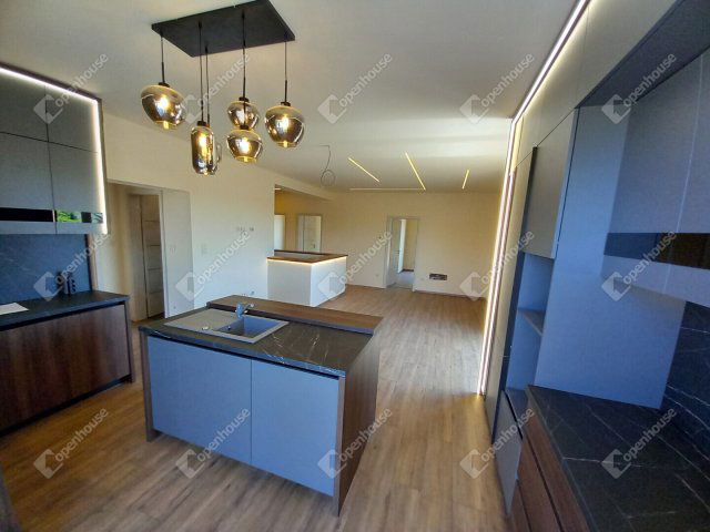 Eladó ikerház, Debrecenben 129 M Ft, 4 szobás