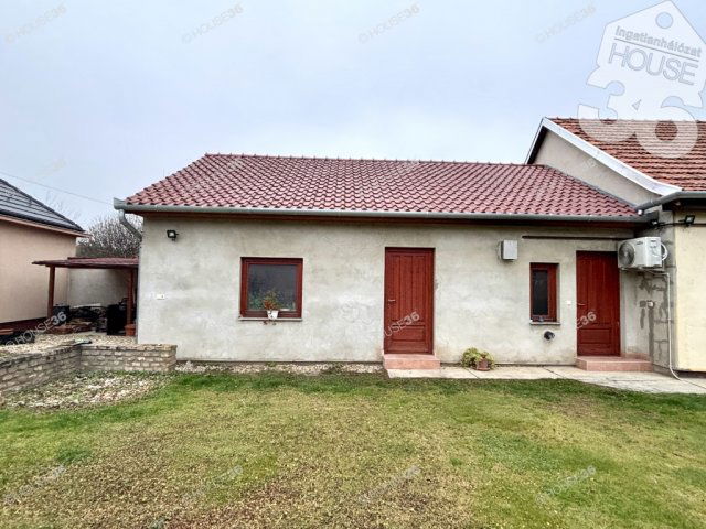 Eladó családi ház, Kiskunfélegyházán 32.9 M Ft, 3 szobás