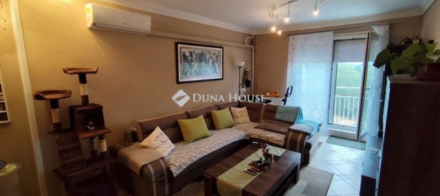 Eladó panellakás, Budapesten, III. kerületben 73.9 M Ft