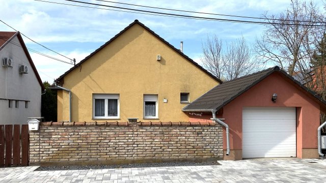 Eladó családi ház, Dabason 128.99 M Ft, 4 szobás