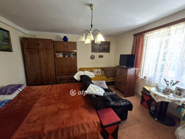 Eladó családi ház, Ráckeresztúron 67.99 M Ft, 5 szobás