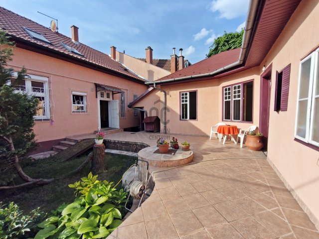 Eladó családi ház, Budapesten, XV. kerületben, Sződliget utcában