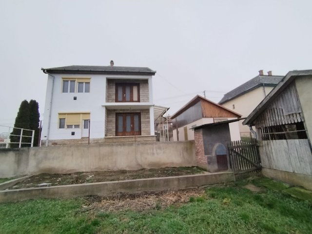 Eladó családi ház, Mihálygergén 27.5 M Ft, 5 szobás