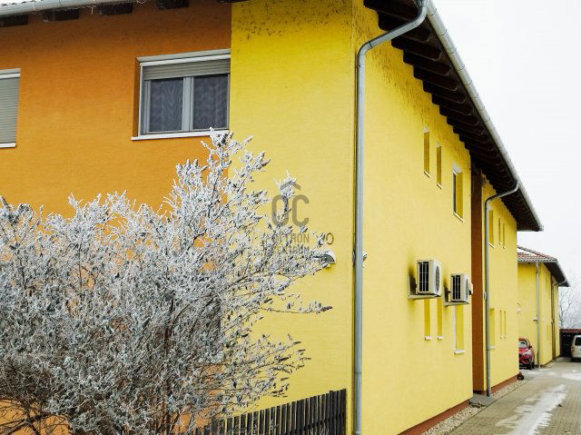 Eladó téglalakás, Siófokon 79.9 M Ft, 4 szobás