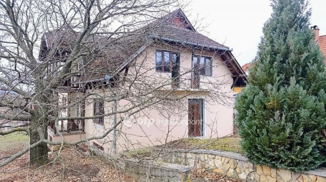 Eladó családi ház, Gödöllőn 169 M Ft, 9+1 szobás