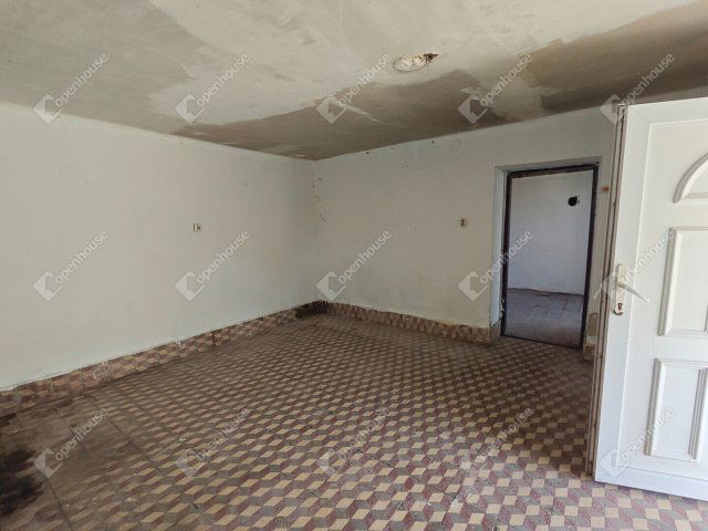 Eladó családi ház, Szemenyén 8.8 M Ft, 2 szobás
