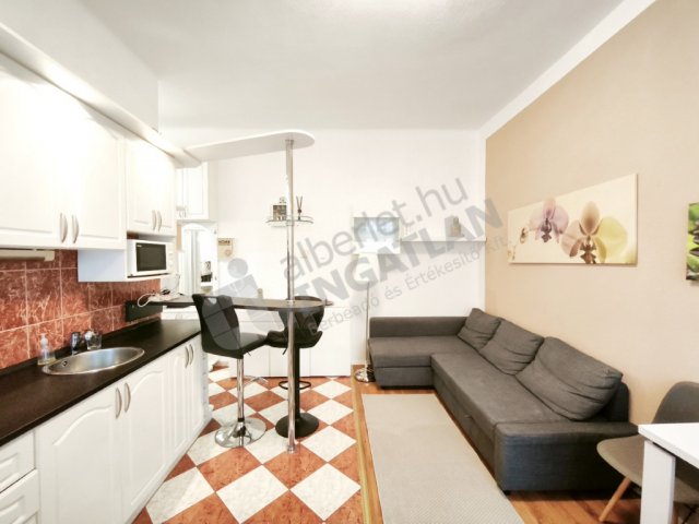 Kiadó téglalakás, albérlet, I. kerületben, Avar utcában