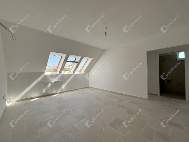 Eladó téglalakás, Kisteleken 32.9 M Ft, 3 szobás