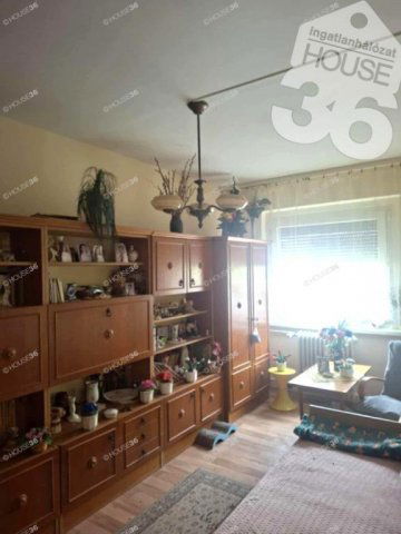 Eladó téglalakás, Szekszárdon 34.9 M Ft, 2 szobás