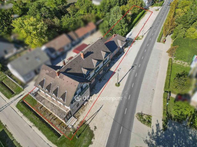 Eladó családi ház, Abában 280 M Ft, 24 szobás