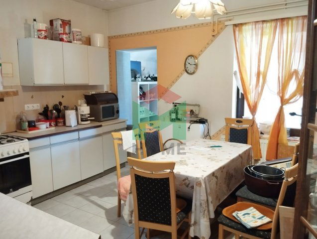 Eladó családi ház, Balatonújlakon 65 M Ft, 5 szobás