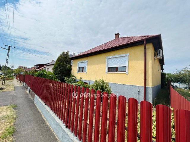 Eladó családi ház, Nyíregyházán 59.9 M Ft, 3 szobás