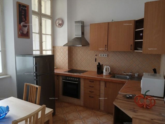 Kiadó téglalakás, albérlet, Budapesten, VI. kerületben